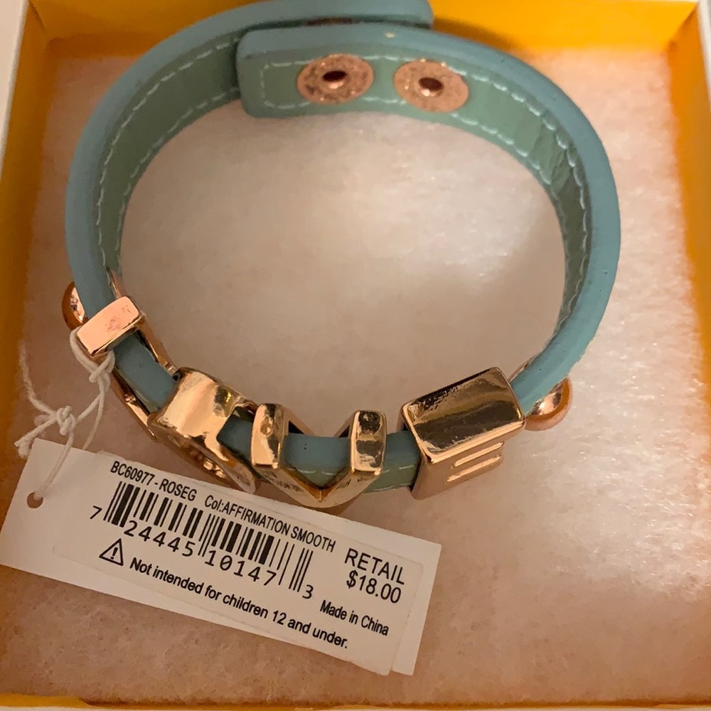 BCBG Generation Love Bracelet - Picture 2 of 3